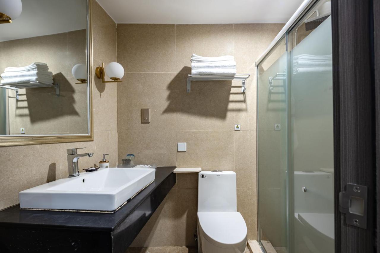 Wenhao Seaview Hotel Sanya Extérieur photo
