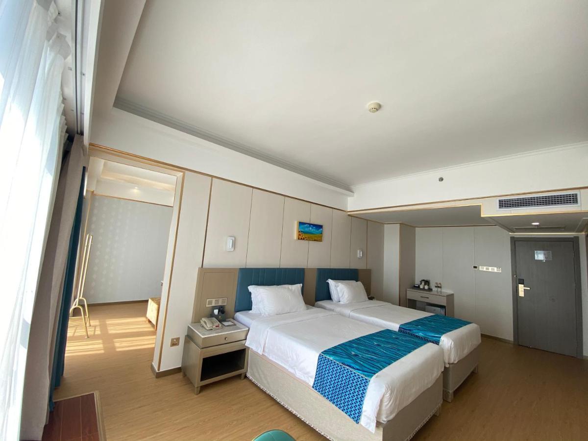 Wenhao Seaview Hotel Sanya Extérieur photo